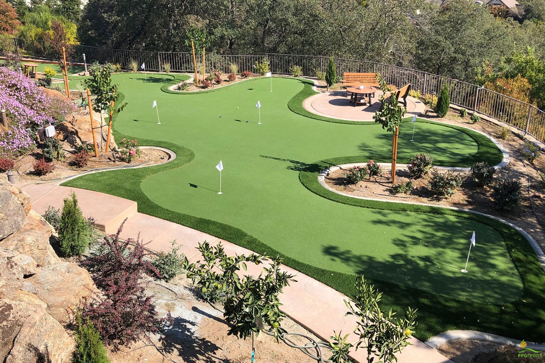 人造草坪厂家、仿真草坪厂家、操场人造草坪、人工草皮、塑料草坪厂家、假草坪、足球场人造草坪、高尔夫人造草、幼儿园人造草坪、人造草足球场施工、高尔夫果岭草，人造果岭施工，深圳人造草坪