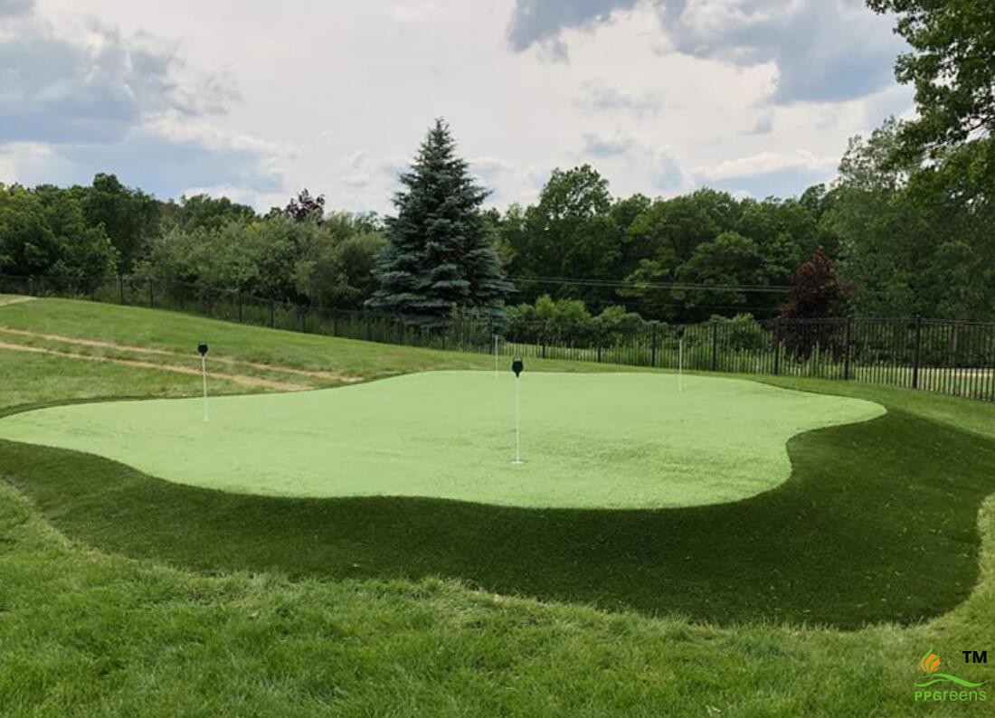 深圳人造草坪、人工草坪厂家、人造果岭、塑料草坪厂家、假草坪、足球场人造草坪、幼儿园人造草坪、高尔夫果岭草，人造果岭施工