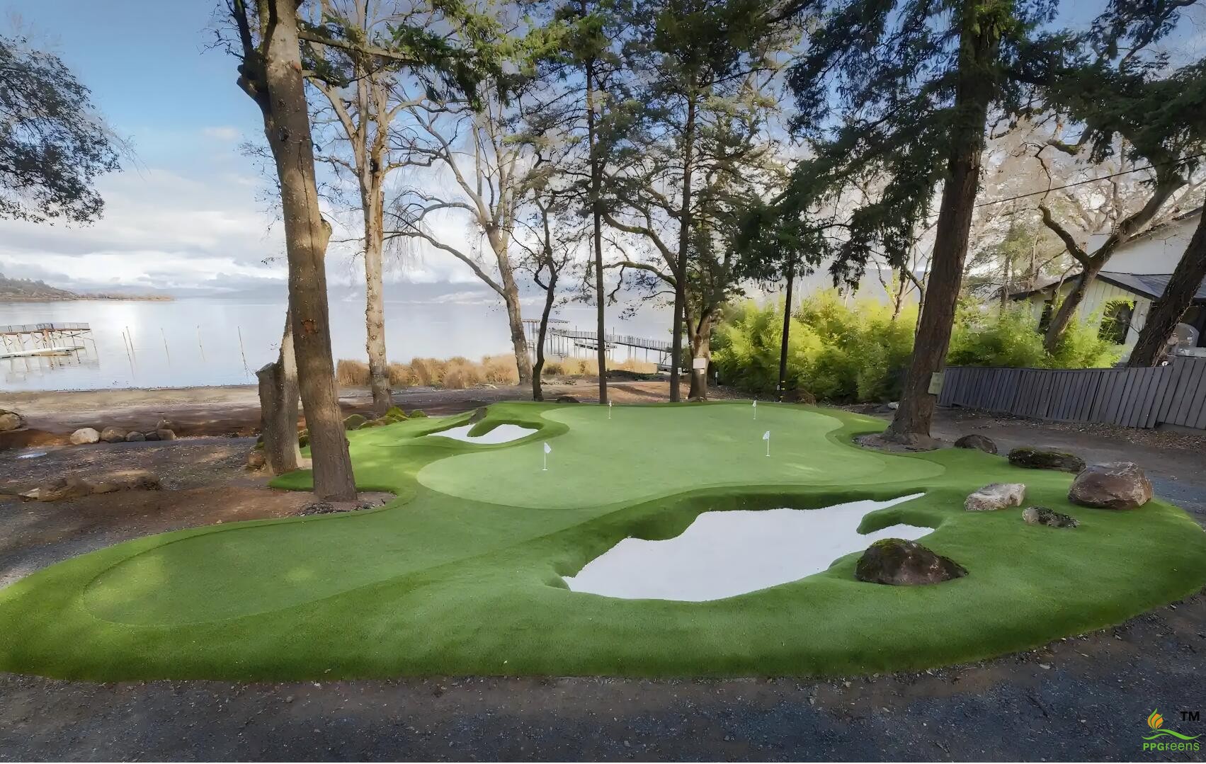 深圳人造草坪、人工草坪厂家、人造果岭、塑料草坪厂家、假草坪、足球场人造草坪、幼儿园人造草坪、高尔夫果岭草，人造果岭施工